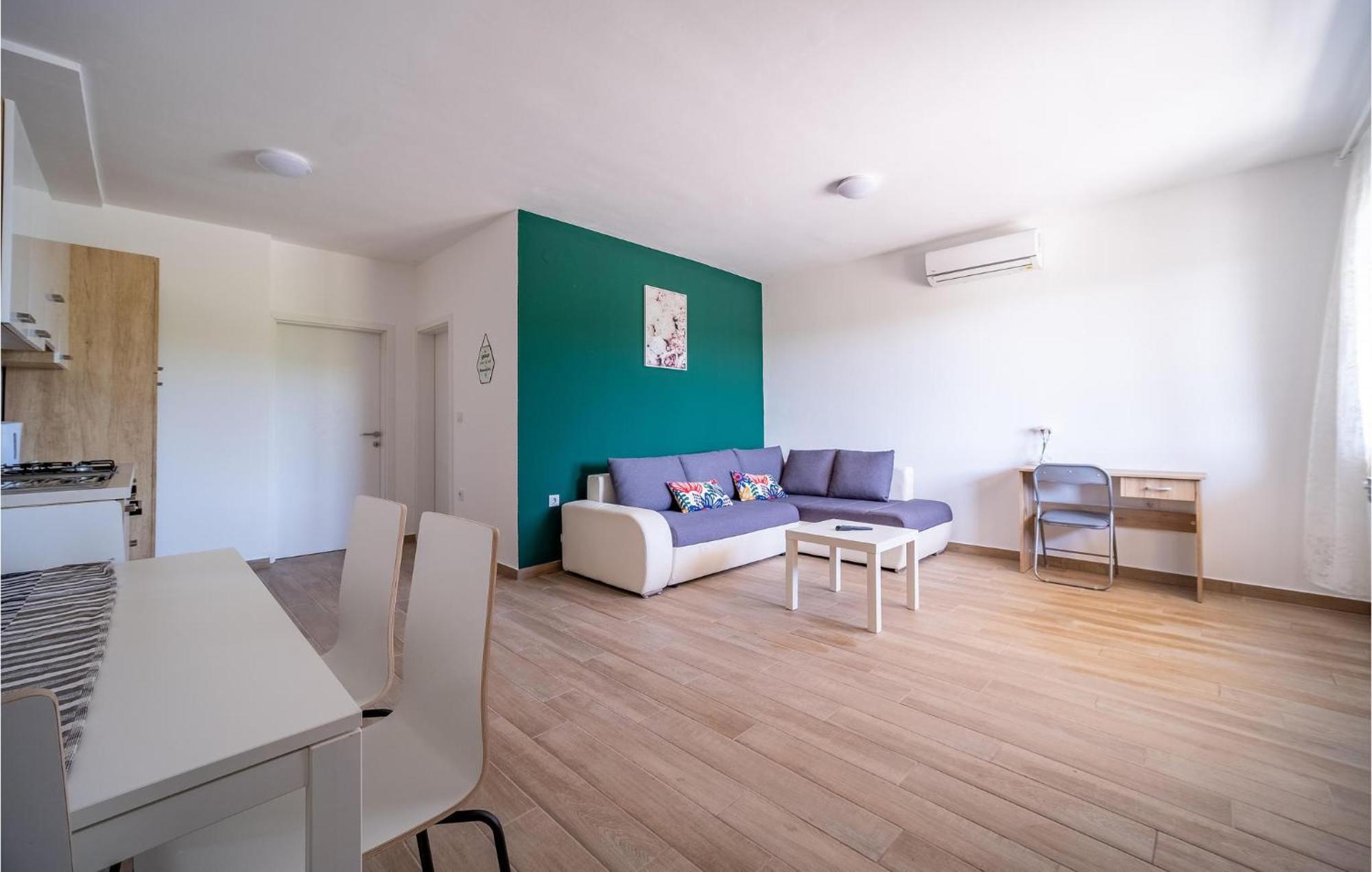 1 Bedroom Beautiful Apartment In Rakovica Exterior photo