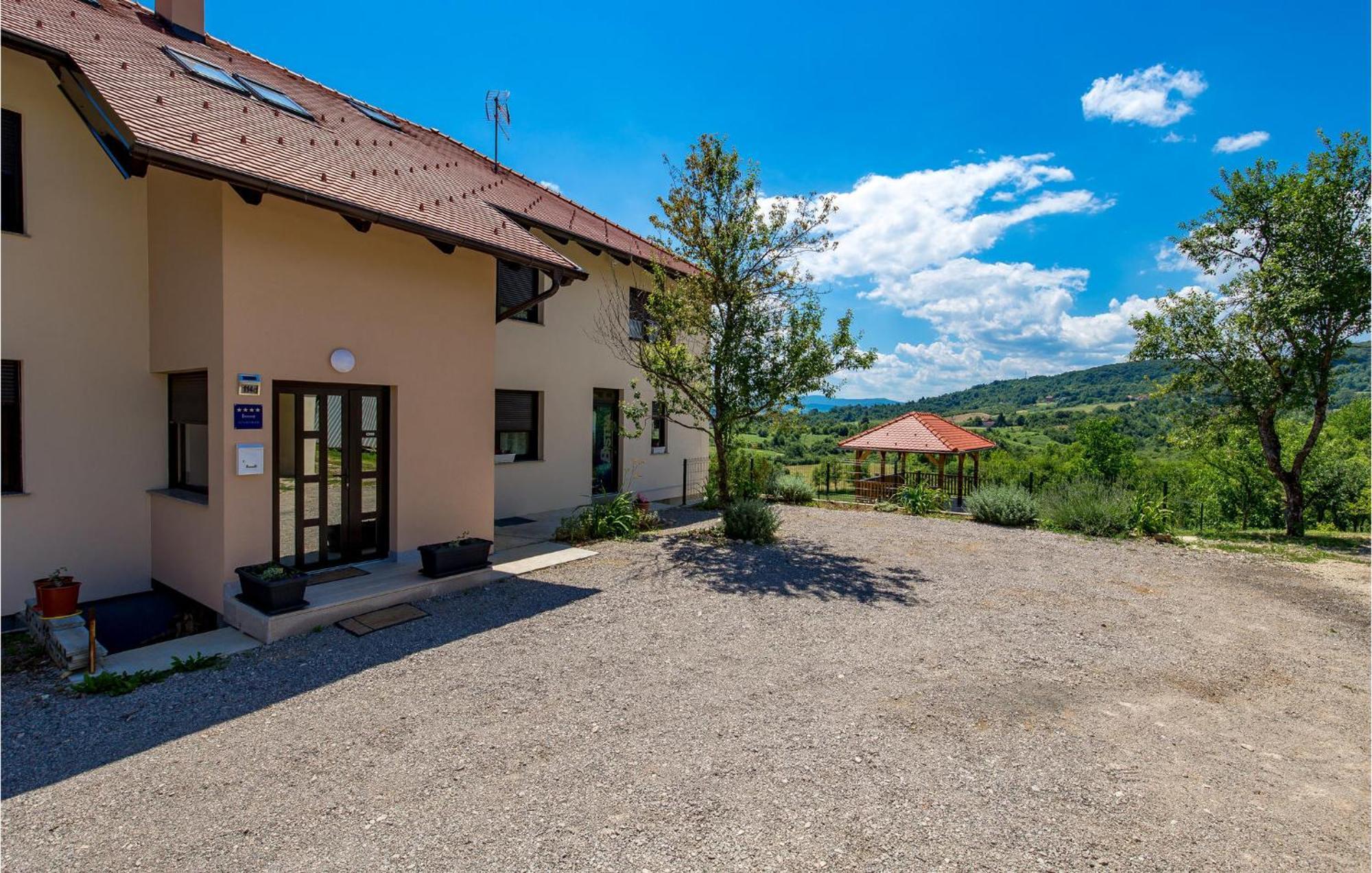 1 Bedroom Beautiful Apartment In Rakovica Exterior photo