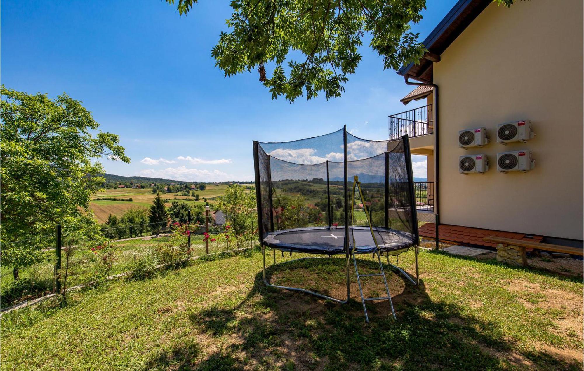 1 Bedroom Beautiful Apartment In Rakovica Exterior photo