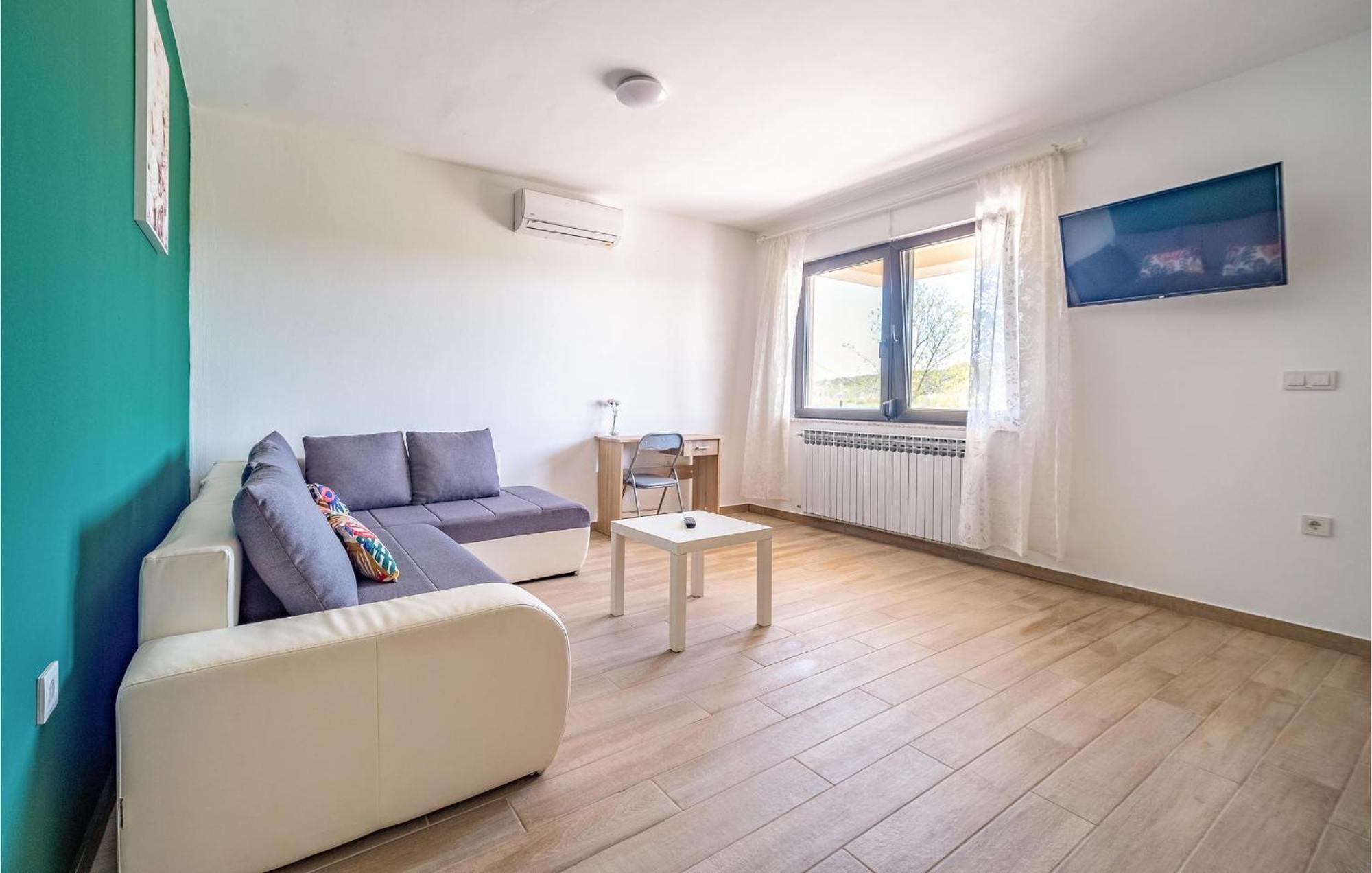 1 Bedroom Beautiful Apartment In Rakovica Exterior photo